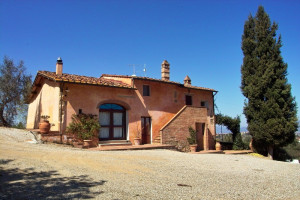 Farmhouse with private pool for rent near Florence